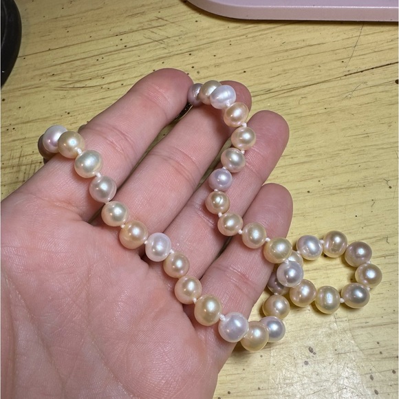 Fresh Water Pearl Necklace - Picture 5 of 6